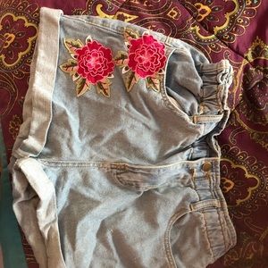 BRAND NEW Fashion Nova Denim Floral Shorts